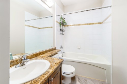 401-22363 Selkirk Avenue, Maple Ridge, BC 