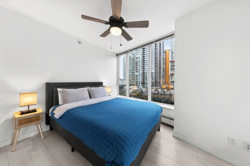 1202-188 Keefer Place, Vancouver, BC 