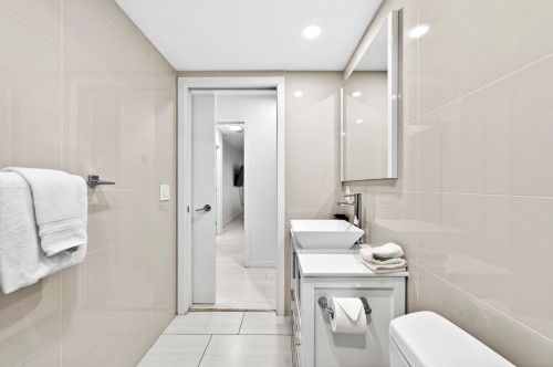 1202-188 Keefer Place, Vancouver, BC 