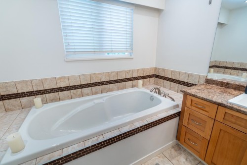 2419 Oranda Avenue, Coquitlam, BC 