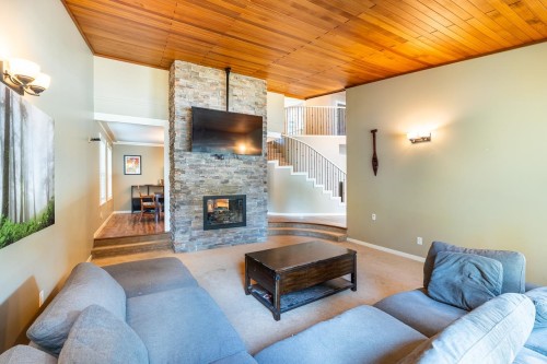 2419 Oranda Avenue, Coquitlam, BC 