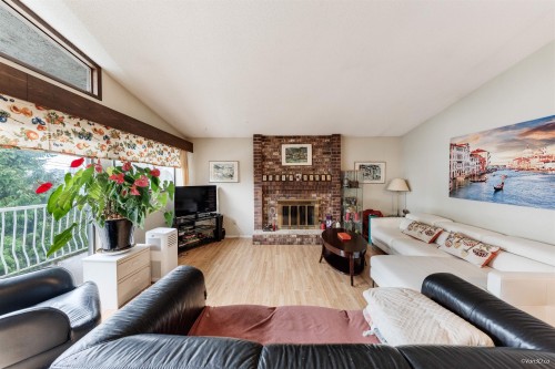 8167 10Th Avenue, Burnaby, BC 