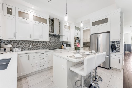 7380 Ontario Street, Vancouver, BC 