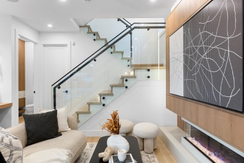 1-2435 Napier Street, Vancouver, BC 