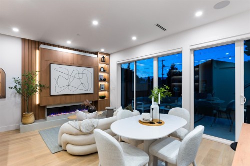 2-2435 Napier Street, Vancouver, BC 