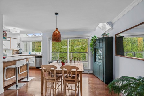 2-410 Mahon Avenue  North Vancouver, BC V7M 2R5