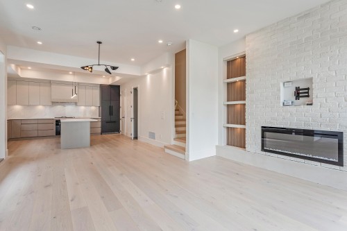 102-1038 Delestre Avenue, Coquitlam, BC 