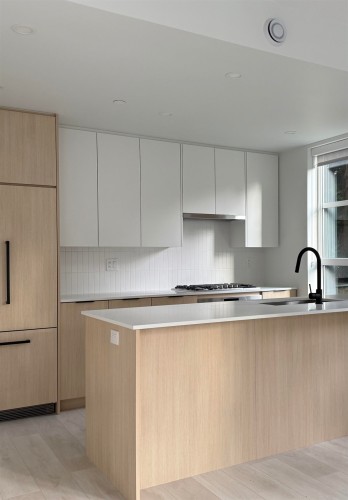 210-2045 Heritage Park Lane, North Vancouver, BC 