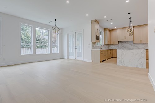 3252 Allan Road, North Vancouver, BC 