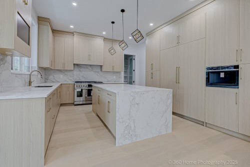 3252 Allan Road, North Vancouver, BC 