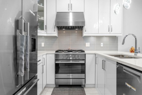 6751 Knight Street, Vancouver, BC 