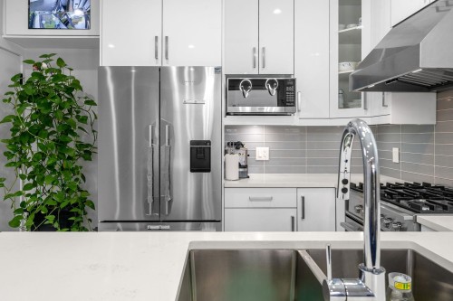 6751 Knight Street, Vancouver, BC 