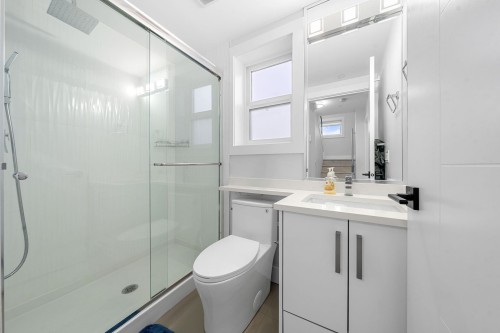 6751 Knight Street, Vancouver, BC 