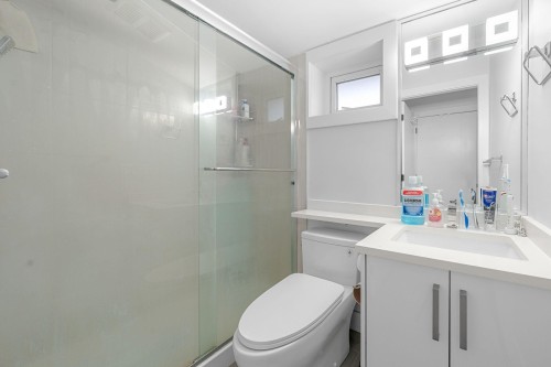 6751 Knight Street, Vancouver, BC 