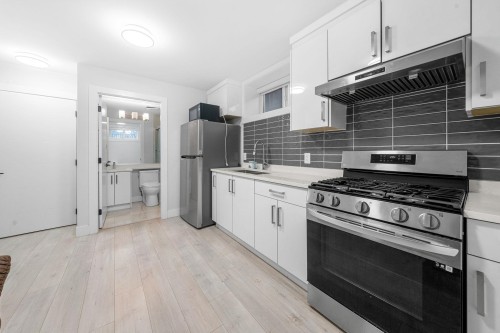 6751 Knight Street, Vancouver, BC 