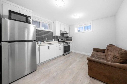 6751 Knight Street, Vancouver, BC 