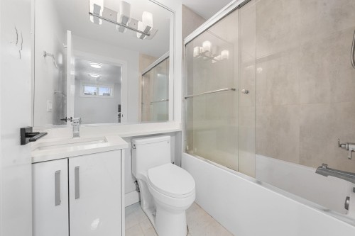 6751 Knight Street, Vancouver, BC 