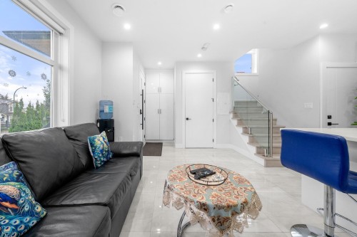 6751 Knight Street, Vancouver, BC 