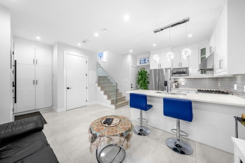 6751 Knight Street, Vancouver, BC 