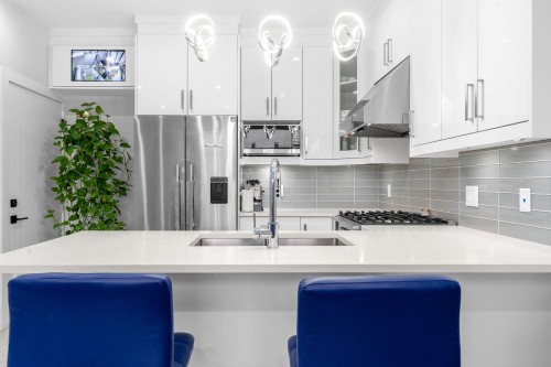 6751 Knight Street, Vancouver, BC 