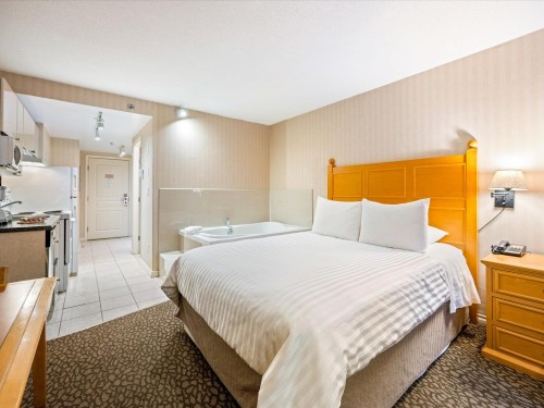 215-4319 Main Street, Whistler, BC 