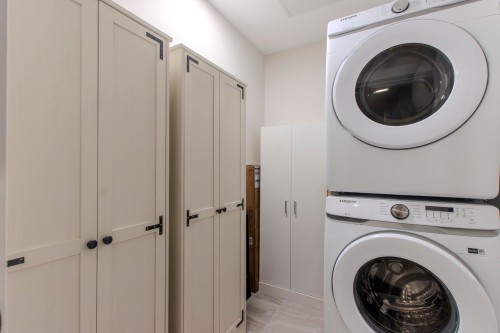 202-1870 Dowad Drive, Squamish, BC 