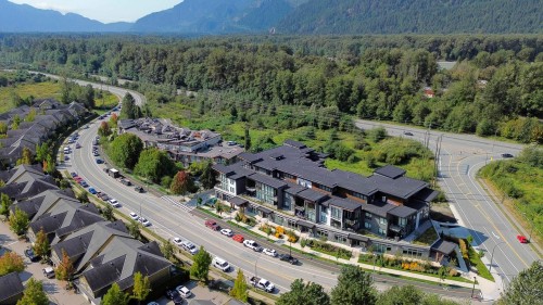 202-1870 Dowad Drive, Squamish, BC 