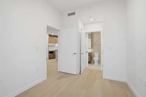 608-5212 Cambie Street, Vancouver, BC 