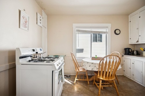 2258 Kitchener Street, Vancouver, BC 