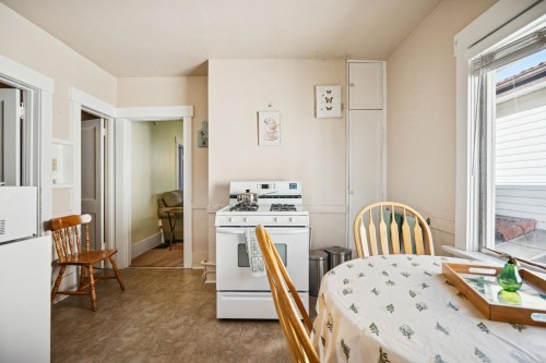 2258 Kitchener Street, Vancouver, BC 