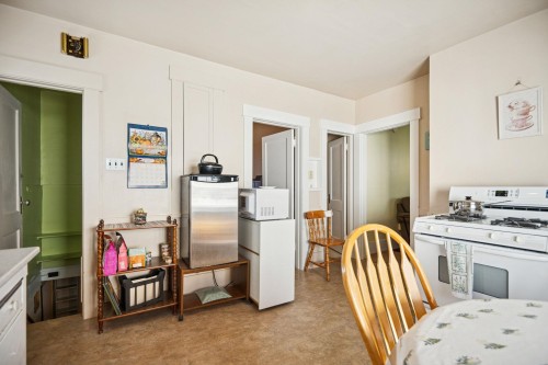 2258 Kitchener Street, Vancouver, BC 