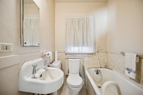 2258 Kitchener Street, Vancouver, BC 