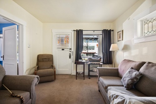 2258 Kitchener Street, Vancouver, BC 