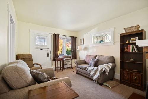 2258 Kitchener Street, Vancouver, BC 