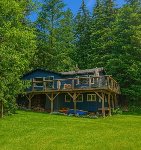 22 Brighton Beach, North Vancouver, BC 