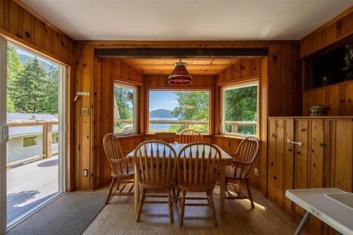 22 Brighton Beach, North Vancouver, BC 