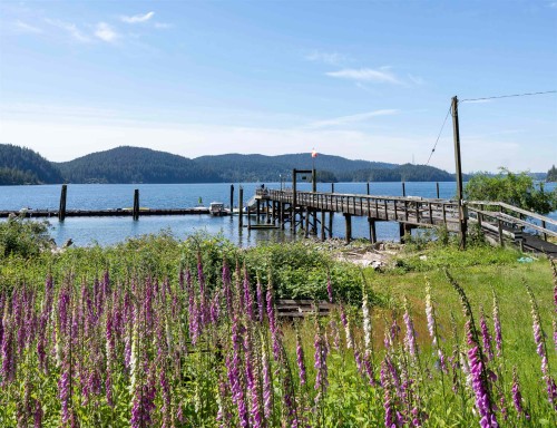 22 Brighton Beach, North Vancouver, BC 