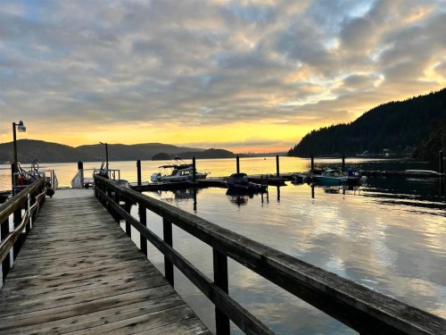 22 Brighton Beach, North Vancouver, BC 