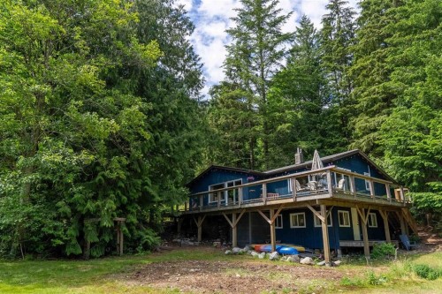 22 Brighton Beach, North Vancouver, BC 