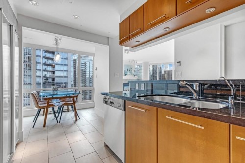 190X-323 Jervis Street, Vancouver, BC 