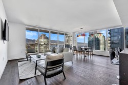 150X-620 Cardero Street  Vancouver, BC V6G 3H7