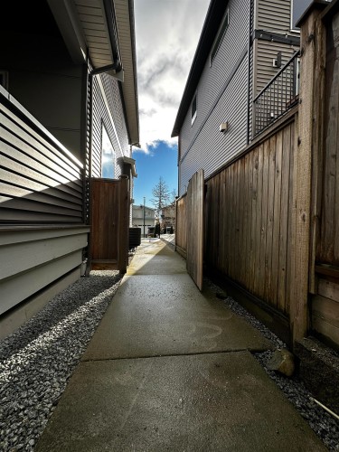 3575 Brownlee Avenue, Coquitlam, BC 