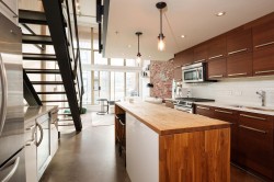 511-1529 6th Avenue W Vancouver, BC V6J 1R1