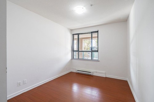 211-223 Mountain Highway, North Vancouver, BC 