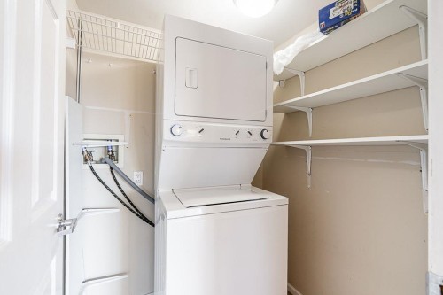 211-223 Mountain Highway, North Vancouver, BC 