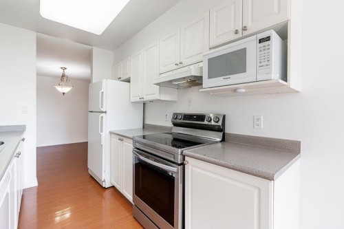 211-223 Mountain Highway, North Vancouver, BC 