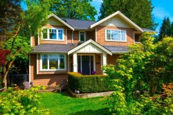 1050 11th Street  West Vancouver, BC V7T 2M5