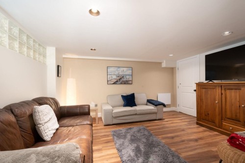 1050 11Th Street, West Vancouver, BC 