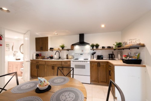 1050 11Th Street, West Vancouver, BC 