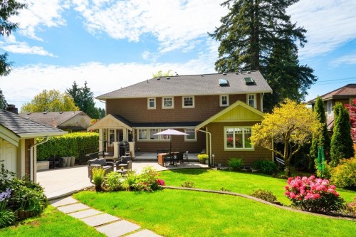 1050 11Th Street, West Vancouver, BC 